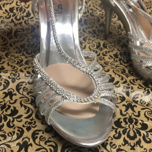 Wild Rose Silver Glitter Rhinestone High Heels 11 - Picture 4 of 12